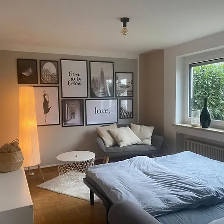 Gemuetliche Naehe Schloss